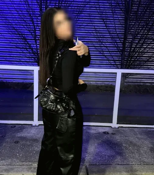 Aleyna, 19