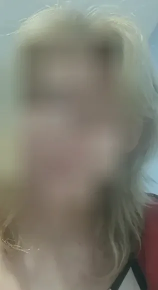 Carla, 25