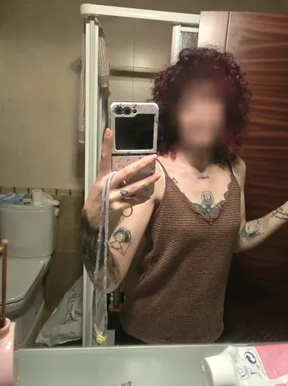 Daniela, 36