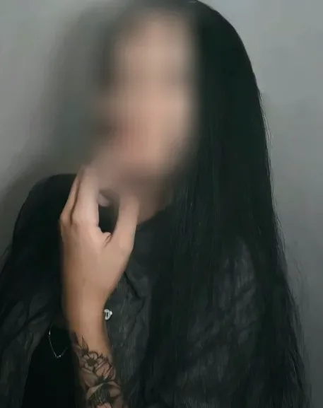 Fatma, 25