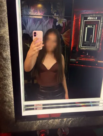 Leyla, 18