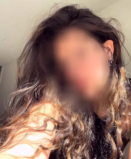 Lilly, 19