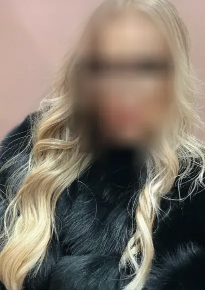 Neele, 32