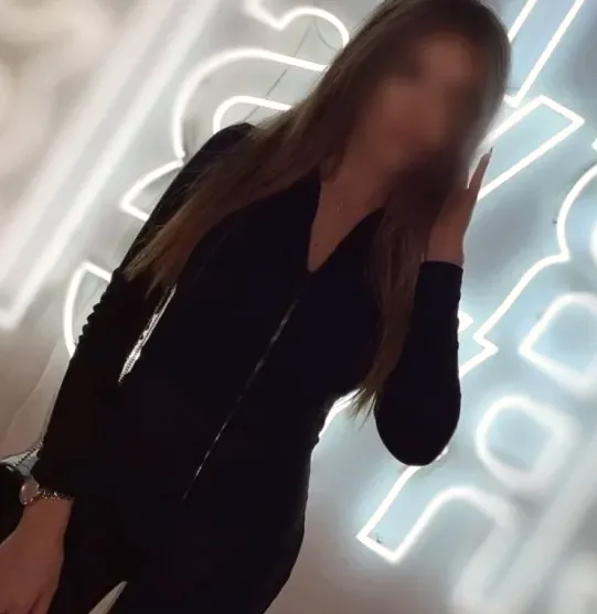 Paula, 32