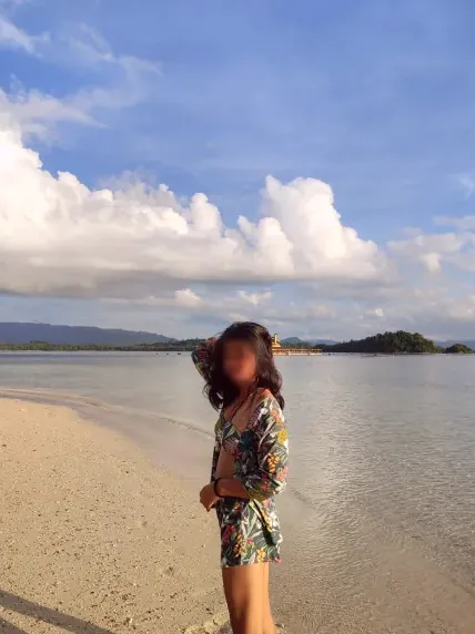 Sarah, 26
