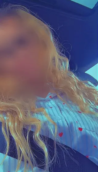Sina, 28