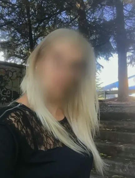 Sophia, 32