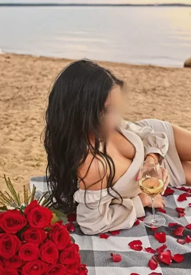 Sophie, 35