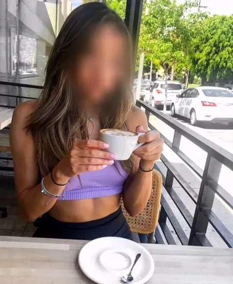 Stefanie, 32
